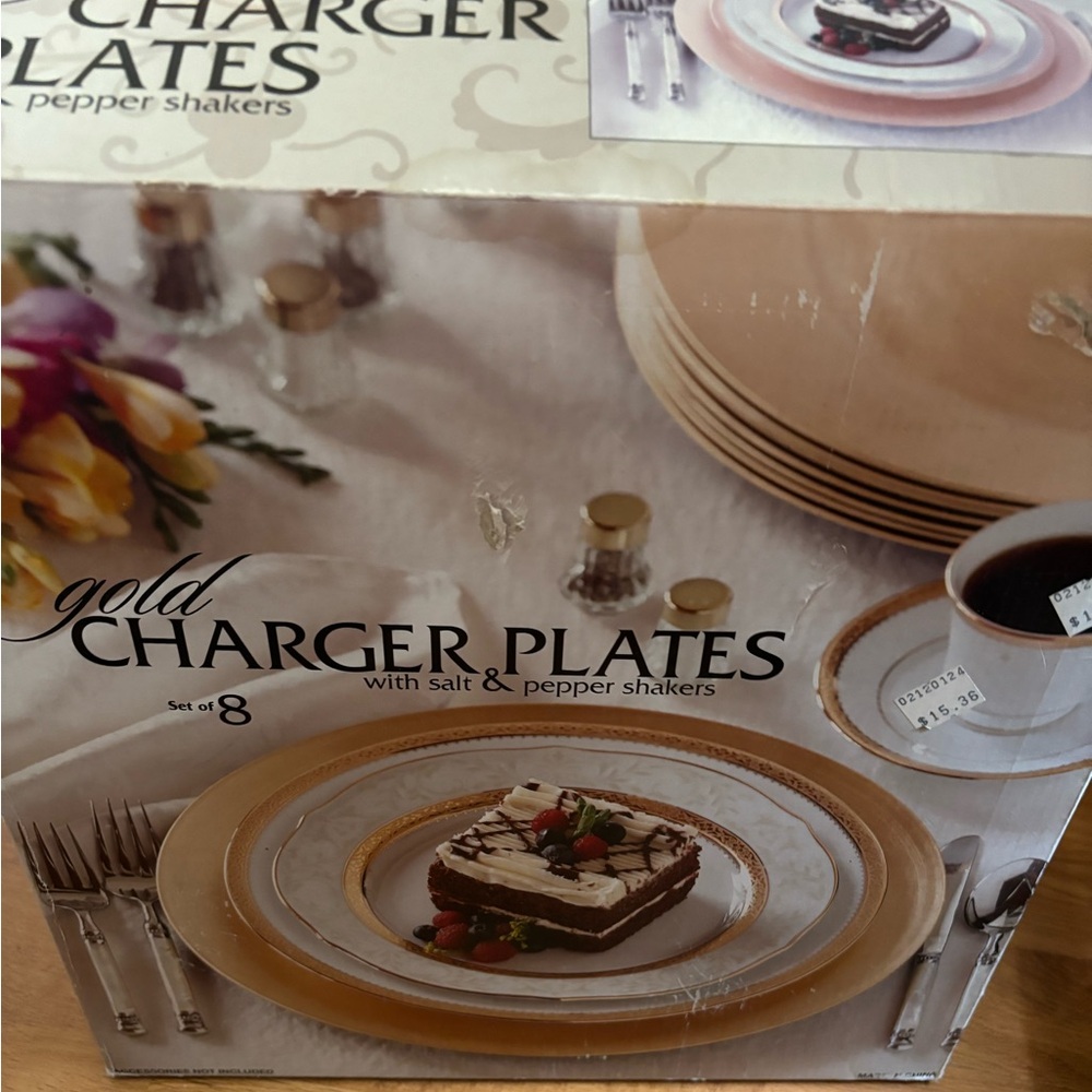 New In Box 8 gold charger plates with 8 salt/8 pepper shakers w/ gold tops